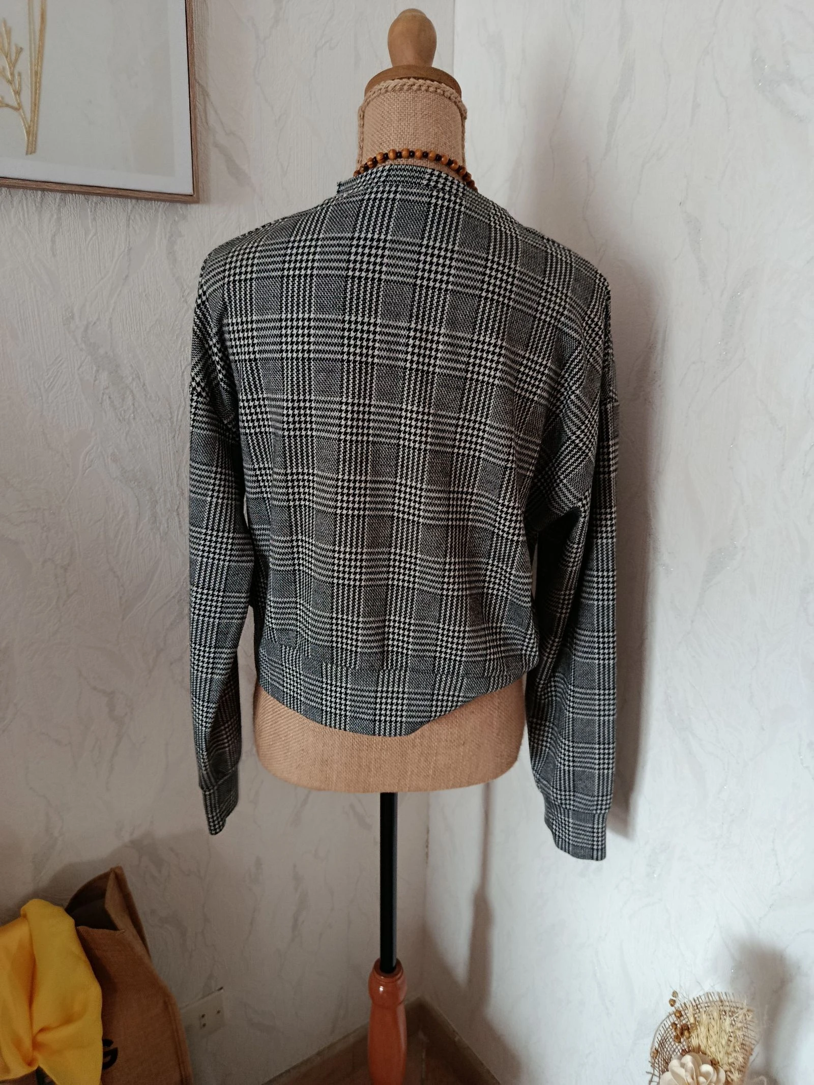 Sudadera ligera con estampado de pie de gallina – photo 4